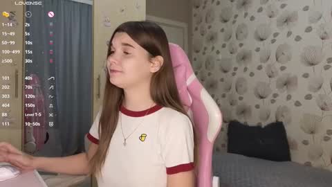 Snapshot of _cute_ice chatting on 10/08/25, 07:06 _cute_ice online show from 10/08/25, 07:06