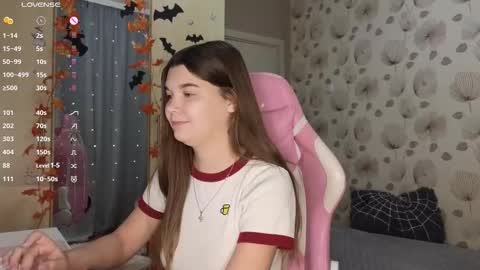 Snapshot of _cute_ice chatting on 10/17/25, 05:32 _cute_ice online show from 10/17/25, 05:32