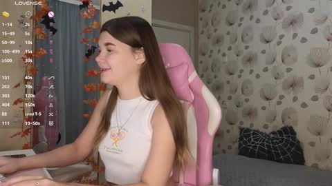 Snapshot of _cute_ice chatting on 10/22/25, 04:35 _cute_ice online show from 10/22/25, 04:35