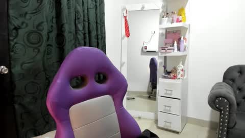 Snapshot of _cute_katy_ chatting on 10/21/25, 04:13 Katherine Shedule 10pm -4 am Colombia hour online show from 10/21/25, 04:13