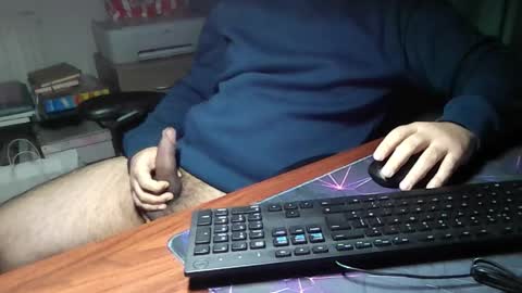 Snapshot of _daddypimp chatting on 01/12/26, 06:02 Paul online show from 01/12/26, 06:02