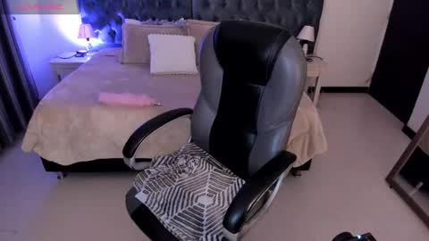 Snapshot of _daniela_hot_1 chatting on 09/24/25, 03:32 Dani online show from 09/24/25, 03:32