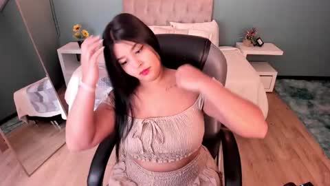 Snapshot of _daniela_hot_1 chatting on 11/25/25, 02:55 Dani online show from 11/25/25, 02:55