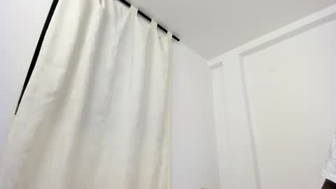 Snapshot of _danik0 chatting on 10/19/25, 12:44 danik online show from 10/19/25, 12:44