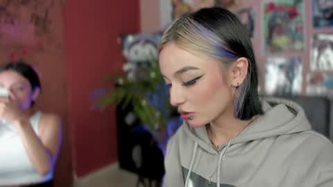 Snapshot of _darkkitty_ chatting on 12/13/24, 01:26 paula online show from 12/13/24, 01:26