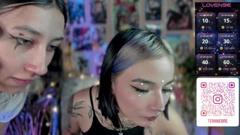 Snapshot of _darkkitty_ chatting on 12/16/24, 01:21 paula online show from 12/16/24, 01:21