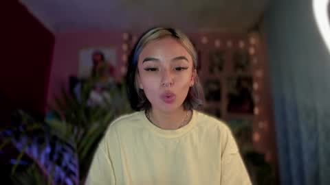 Snapshot of _darkkitty_ chatting on 12/20/24, 12:41 paula online show from 12/20/24, 12:41