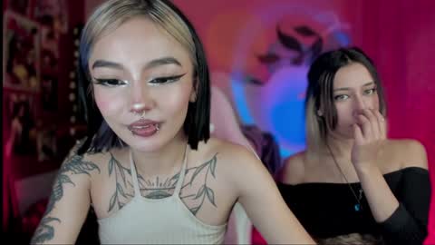 Snapshot of _darkkitty_ chatting on 12/27/24, 12:18 paula online show from 12/27/24, 12:18