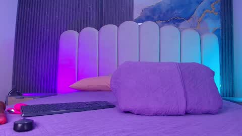 Dione online show from 04/07/26, 07:14