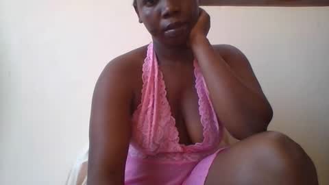 Snapshot of _diva001_ chatting on 09/19/25, 09:54 bigbootydiva online show from 09/19/25, 09:54