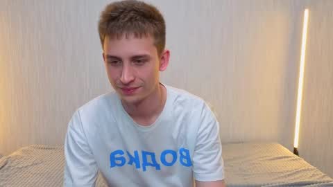 Snapshot of _dream_boys_ chatting on 05/22/26, 05:58 _dream_boys_ online show from 05/22/26, 05:58