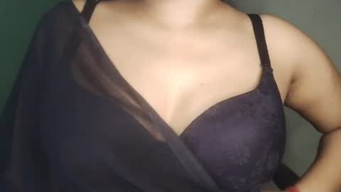 Snapshot of _dreamgirl_0 chatting on 06/08/26, 10:37 _dreamgirl_0 online show from 06/08/26, 10:37