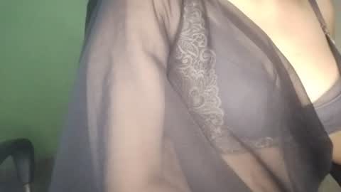 Snapshot of _dreamgirl_0 chatting on 06/08/26, 11:05 _dreamgirl_0 online show from 06/08/26, 11:05