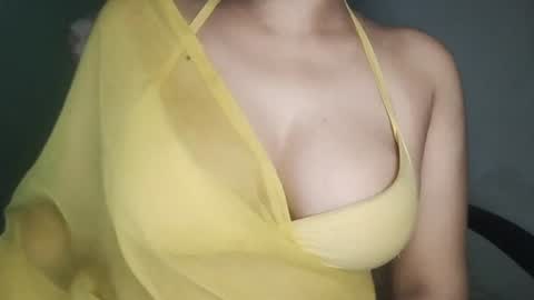 Snapshot of _dreamgirl_0 chatting on 06/11/26, 12:32 _dreamgirl_0 online show from 06/11/26, 12:32