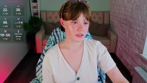 Luna    online show from 04/21/26, 02:01