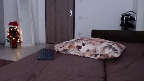 Dylan online show from 12/12/24, 11:40