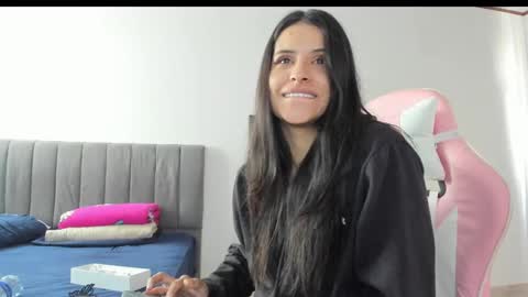 Snapshot of _elektrah chatting on 01/29/25, 06:39 _elektrah online show from 01/29/25, 06:39