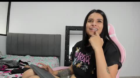 Snapshot of _elektrah chatting on 02/16/25, 09:59 _elektrah online show from 02/16/25, 09:59