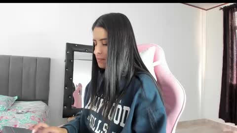 Snapshot of _elektrah chatting on 02/26/25, 04:45 _elektrah online show from 02/26/25, 04:45