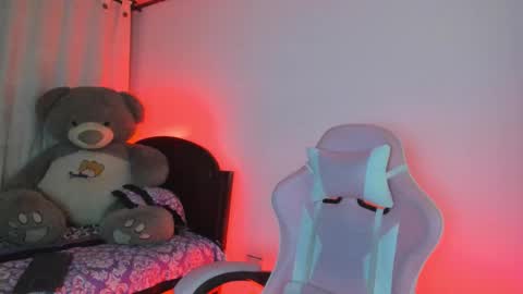 Snapshot of _elektrah chatting on 09/16/25, 01:28 _elektrah online show from 09/16/25, 01:28