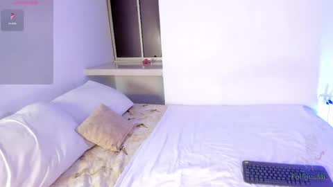 Elizabeth online show from 04/22/26, 04:04