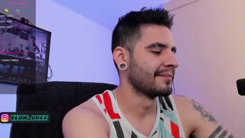 Snapshot of _elon_coxx_ chatting on 01/22/25, 02:04  -         online show from 01/22/25, 02:04