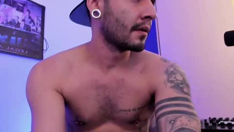 Snapshot of _elon_coxx_ chatting on 01/23/25, 07:22  -         online show from 01/23/25, 07:22