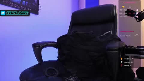 Snapshot of _elon_coxx_ chatting on 01/28/25, 07:11  -         online show from 01/28/25, 07:11