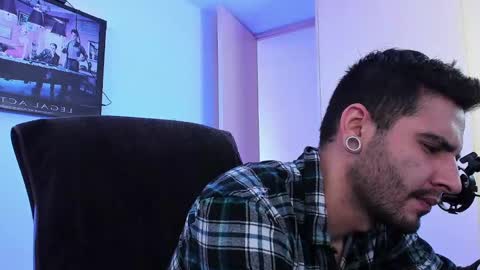 Snapshot of _elon_coxx_ chatting on 02/11/25, 09:25  -         online show from 02/11/25, 09:25