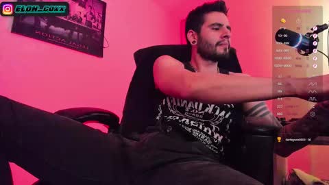 Snapshot of _elon_coxx_ chatting on 02/25/25, 04:03  -         online show from 02/25/25, 04:03