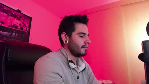 Snapshot of _elon_coxx_ chatting on 03/04/25, 01:01  -         online show from 03/04/25, 01:01