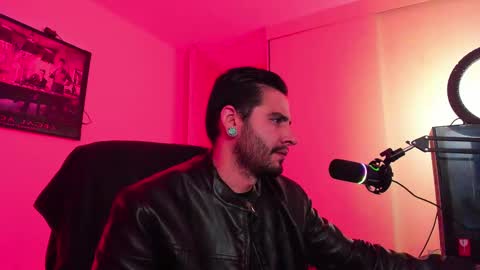 Snapshot of _elon_coxx_ chatting on 03/08/25, 01:06  -         online show from 03/08/25, 01:06