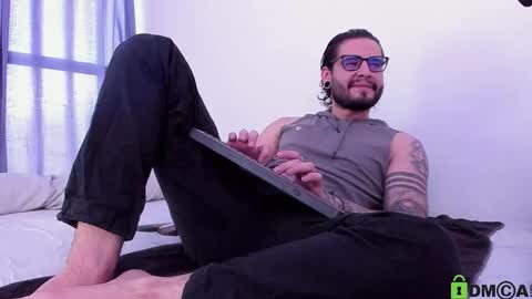 Snapshot of _elon_coxx_ chatting on 10/02/25, 09:11  -         online show from 10/02/25, 09:11