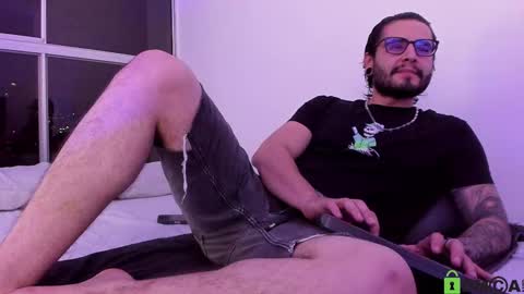 Snapshot of _elon_coxx_ chatting on 10/04/25, 11:25  -         online show from 10/04/25, 11:25