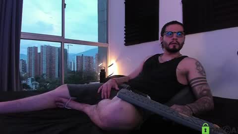 Snapshot of _elon_coxx_ chatting on 06/05/26, 11:10 - online show from 06/05/26, 11:10