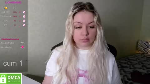 Snapshot of _elven_dreams__ chatting on 02/09/25, 10:20 chloue and Gretta online show from 02/09/25, 10:20