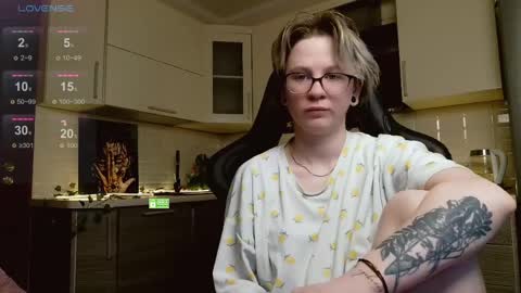 Snapshot of _elven_dreams__ chatting on 06/06/26, 07:18 chloue and Gretta online show from 06/06/26, 07:18