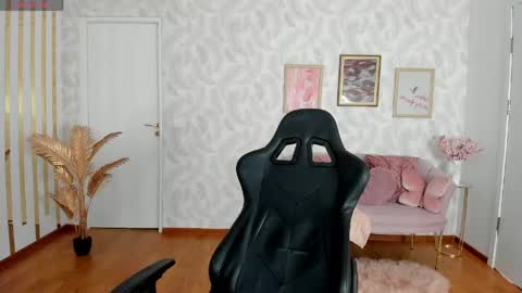Elysa online show from 06/10/26, 05:18