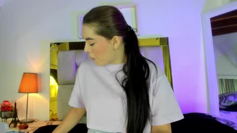 Isabella online show from 12/02/24, 12:07