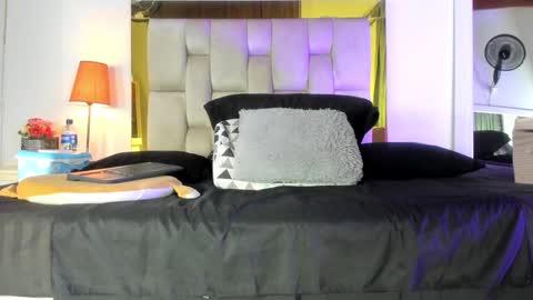 Isabella online show from 12/26/24, 12:05