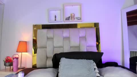 Isabella online show from 01/03/25, 12:08