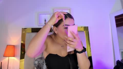 Isabella online show from 01/11/25, 12:07