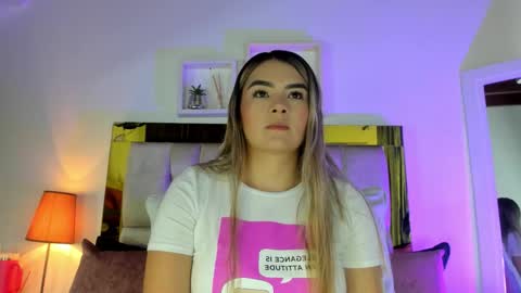 Isabella online show from 10/07/25, 12:02