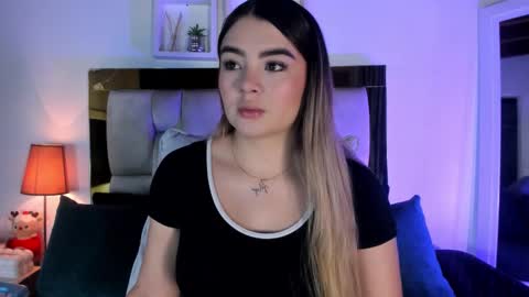 Isabella online show from 02/03/26, 12:10