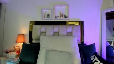 Isabella online show from 03/05/26, 12:12