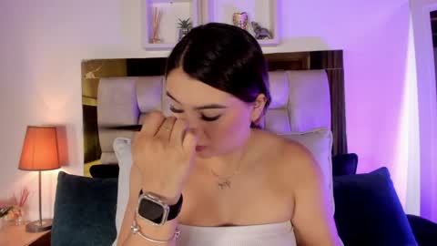 Isabella online show from 04/06/26, 12:06