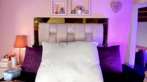 Isabella online show from 04/23/26, 12:29