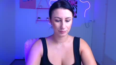 Emma online show from 11/12/25, 01:11