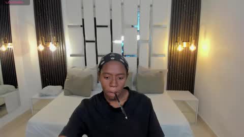 Emma online show from 11/25/25, 01:55