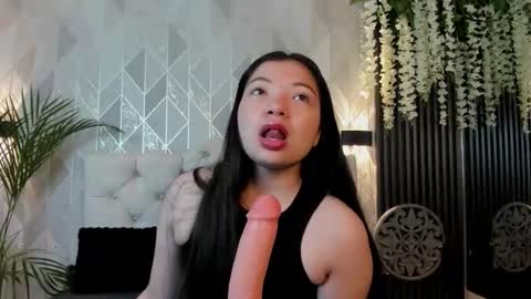 Snapshot of _emma_xoxo chatting on 12/17/25, 11:16 _emma_xoxo online show from 12/17/25, 11:16